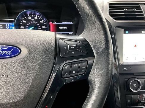 Used 2018 Ford Explorer XLT w/ Equipment Group 202A AWD/4WD image 13