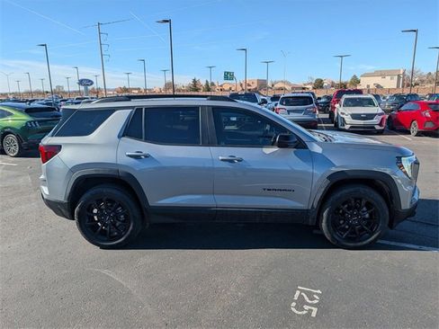 Used 2025 GMC Terrain Elevation w/ Elevation Premium Package image 7