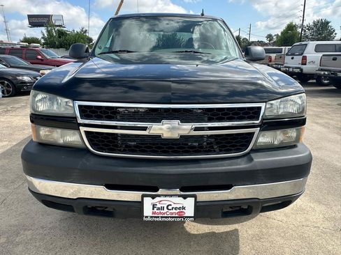 Used 2006 Chevrolet Silverado 2500 LT w/ Onstar Plus Package AWD/4WD image 8