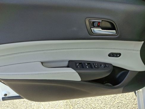 Used 2020 Acura ILX w/ Premium Package image 12