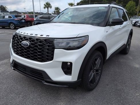 New 2026 Ford Explorer ST-Line w/ ST-Line Street Pack AWD/4WD image 8