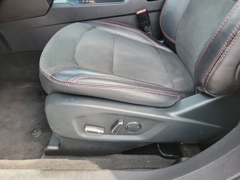 Used 2018 Ford Explorer XLT w/ Equipment Group 202A AWD/4WD image 5