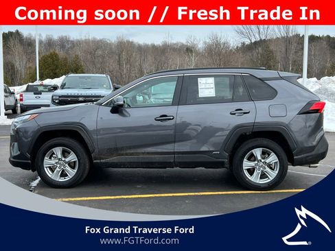 Used 2025 Toyota RAV4 XLE image 37