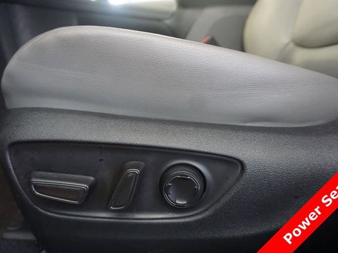 Used 2024 Toyota Sienna XLE w/ XLE Plus Package AWD/4WD image 6
