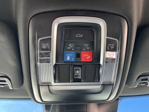 Used 2024 RAM 2500 Laramie AWD/4WD image 24