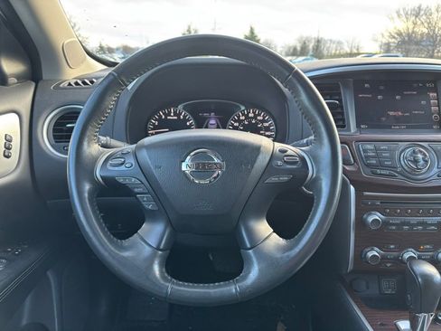 Used 2018 Nissan Pathfinder Platinum image 14