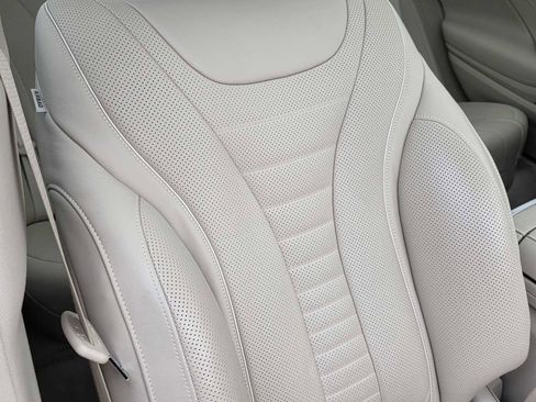 Used 2020 Mercedes-Benz S 560 Sedan image 4