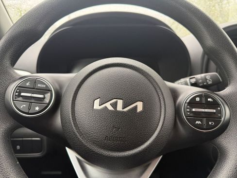 Used 2025 Kia Soul LX w/ LX Technology Package image 25