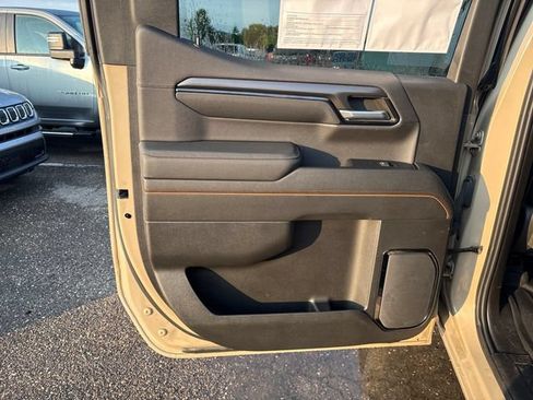 Used 2023 GMC Sierra 1500 AT4 w/ AT4 Preferred Package AWD/4WD image 18