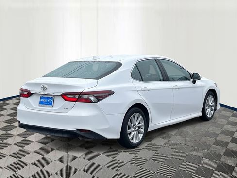 Used 2023 Toyota Camry LE FWD image 5