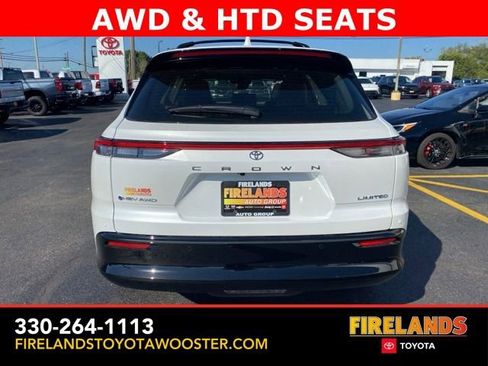 New 2025 Toyota Crown Signia image 11