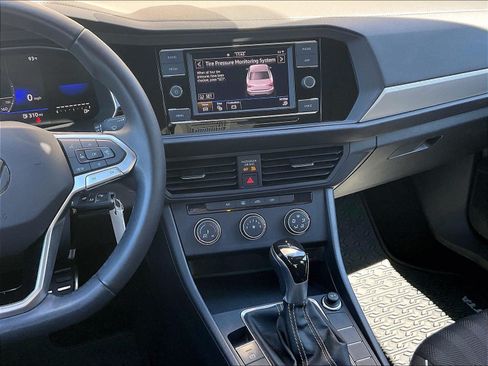 Certified 2023 Volkswagen Jetta Sport FWD image 5