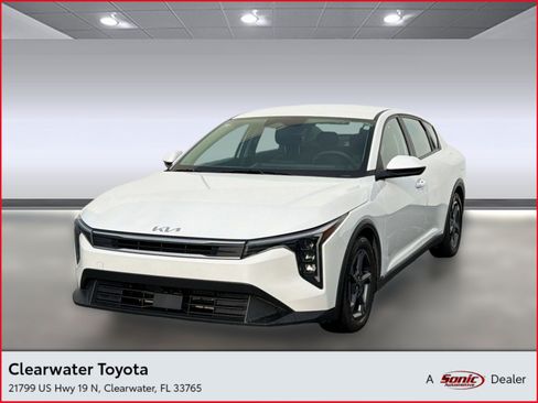 Used 2025 Kia K4 FWD image 1