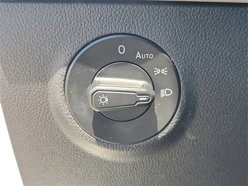 Used 2022 Volkswagen Taos S image 19