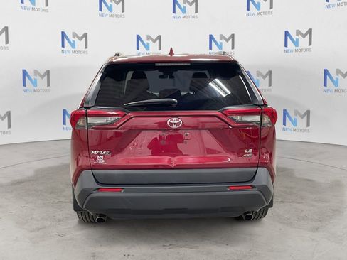 Used 2019 Toyota RAV4 LE w/ All Weather Liner Package AWD/4WD image 4