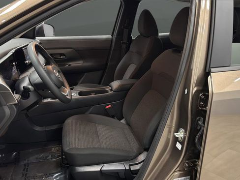 Used 2025 Nissan Kicks S image 9