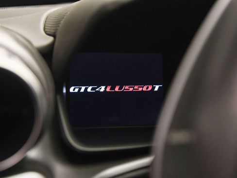 Used 2018 Ferrari GTC4Lusso T image 41