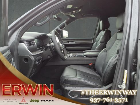 Used 2024 Jeep Wagoneer L Series II w/ Flexible Seating Group AWD/4WD image 13