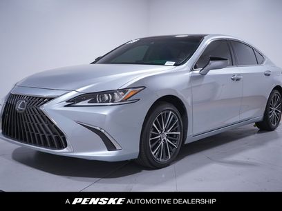 Used 2025 Lexus ES 350 w/ Premium Package