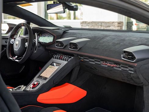 Used 2022 Lamborghini Huracan STO image 26
