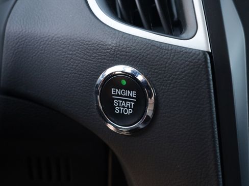 Used 2024 Ford Edge SEL image 9