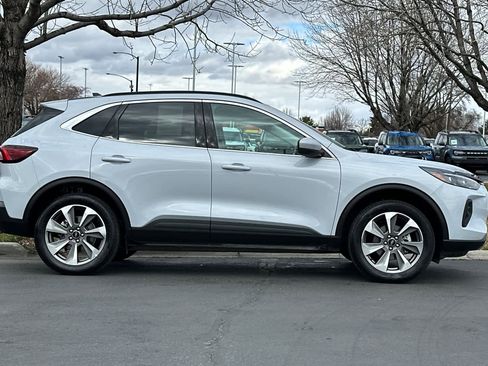 Certified 2025 Ford Escape Platinum image 8