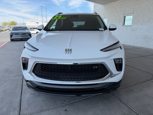 Used 2024 Buick Encore GX Sport Touring image 8