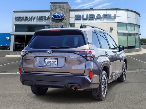 Used 2025 Subaru Forester Premium w/ Convenience Package #1 image 6