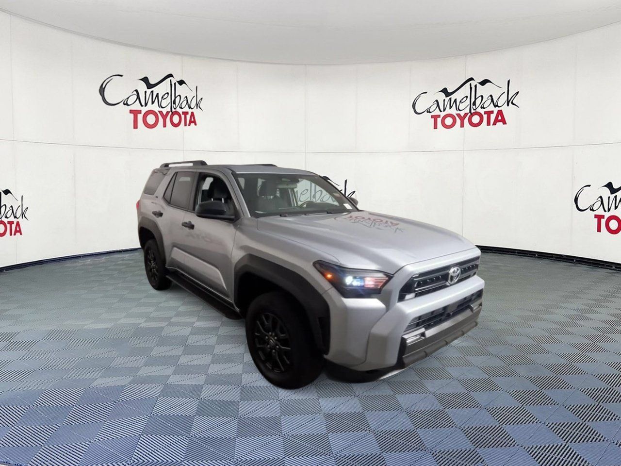 Used 2025 Toyota 4Runner SR5 AWD/4WD image 2