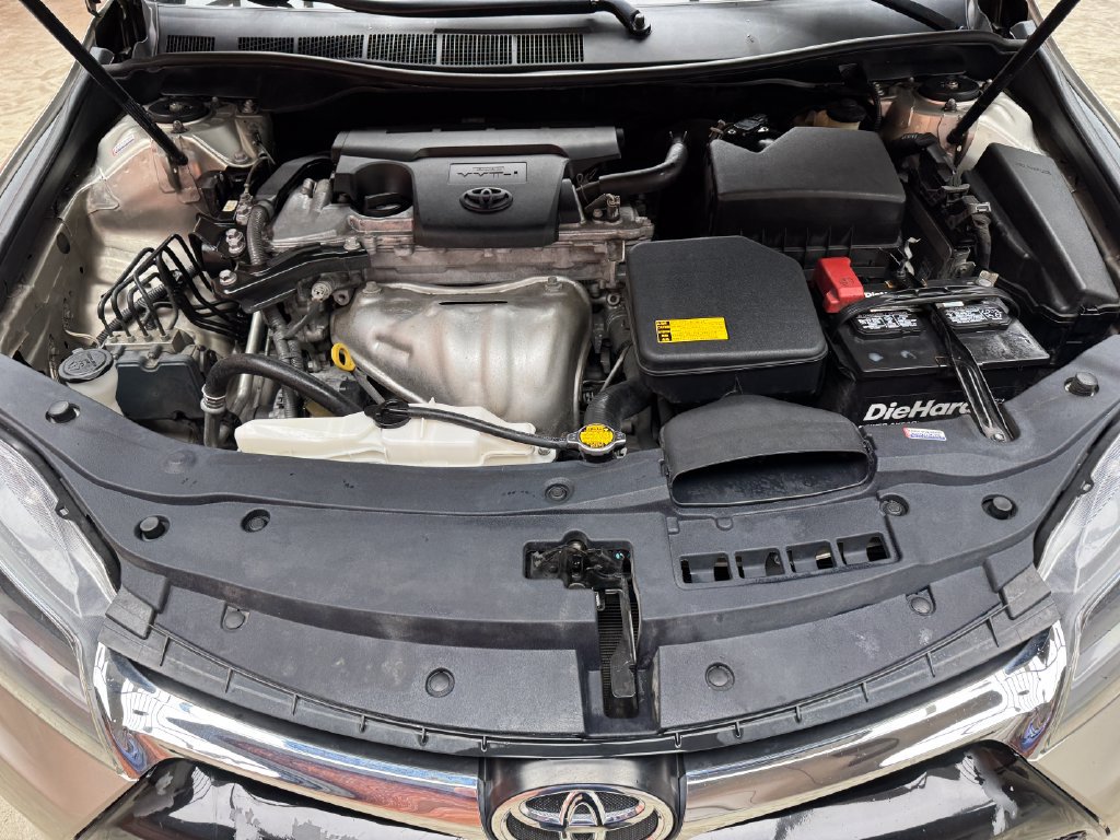 Used 2015 Toyota Camry LE FWD image 27