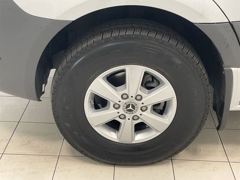 Used 2024 Mercedes-Benz Sprinter 2500 image 21