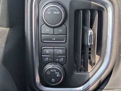 Used 2021 Chevrolet Silverado 2500 LT w/ Convenience Package AWD/4WD image 11