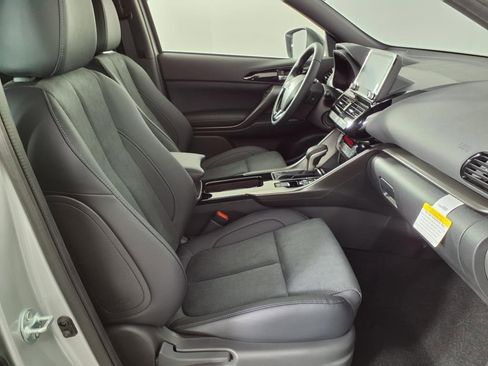 New 2025 Mitsubishi Eclipse Cross Black Edition image 9