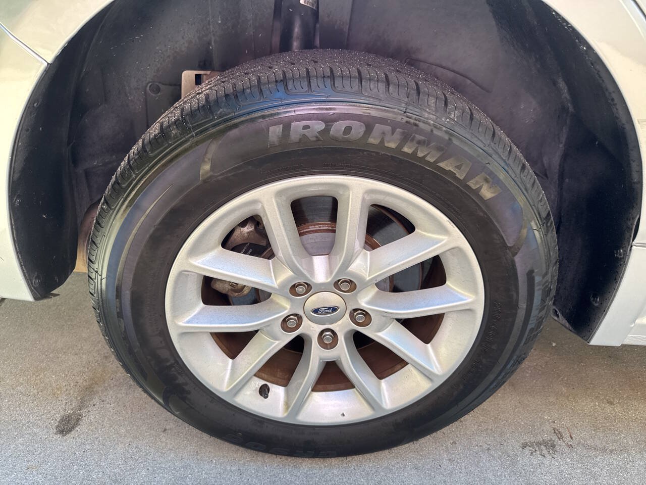 Used 2019 Ford Flex SE FWD image 25