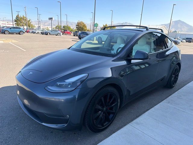 Used 2022 Tesla Model Y Performance AWD/4WD image 3