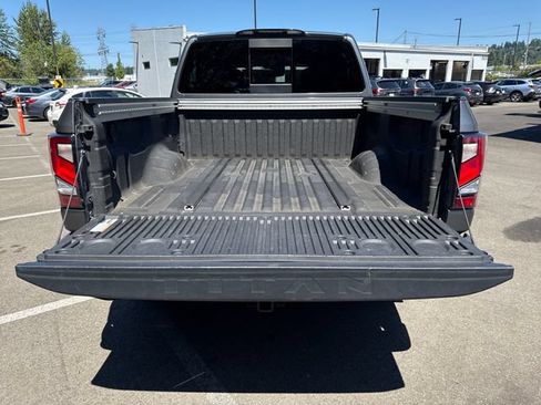 Used 2021 Nissan Titan PRO-4X w/ Pro-4x Convenience Package AWD/4WD image 11