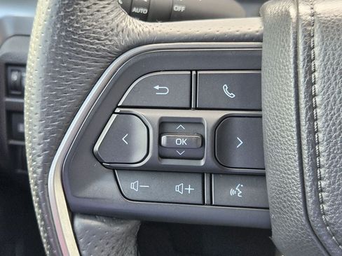 Used 2025 Toyota Tacoma TRD Sport AWD/4WD image 23