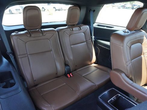 Used 2023 Lincoln Aviator Reserve w/ Equipment Group 201A RWD image 11