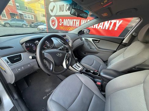 Used 2012 Hyundai Elantra GLS FWD image 12