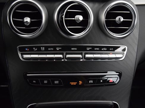 Certified 2022 Mercedes-Benz GLC 300 image 31