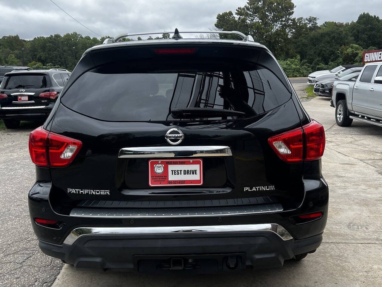 Used 2019 Nissan Pathfinder Platinum w/ Cargo Package FWD image 5