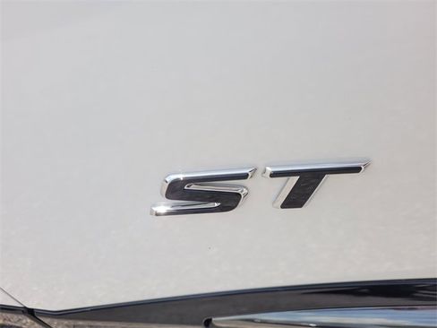 New 2025 Buick Envision Sport Touring image 5