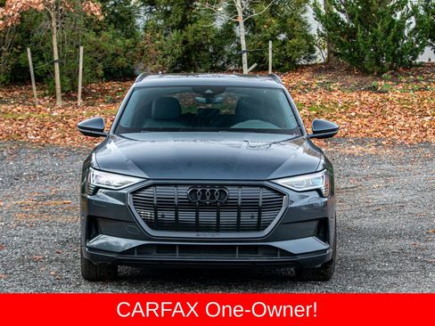 Used 2022 Audi e-tron Premium Plus w/ Premium Plus Package image 2