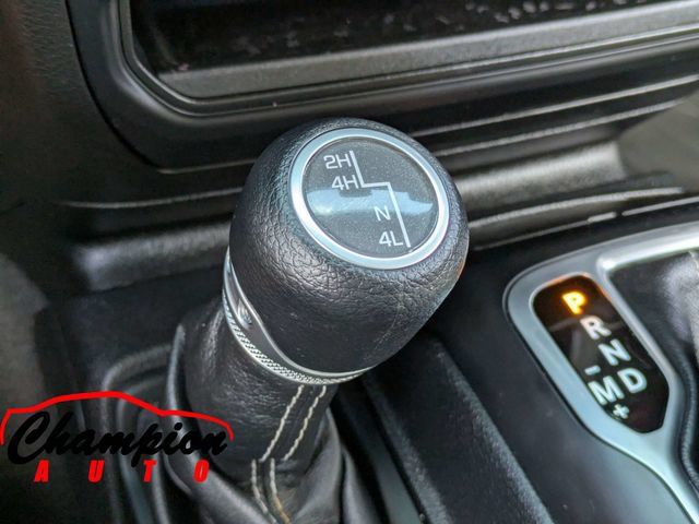 Used 2018 Jeep Wrangler Unlimited Sahara AWD/4WD image 25