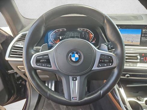 Used 2022 BMW X7 xDrive40i w/ M Sport Package AWD/4WD image 14