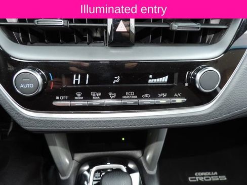 Used 2024 Toyota Corolla Cross SE image 26