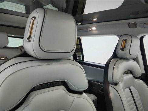 Used 2024 Rivian R1S Adventure image 23