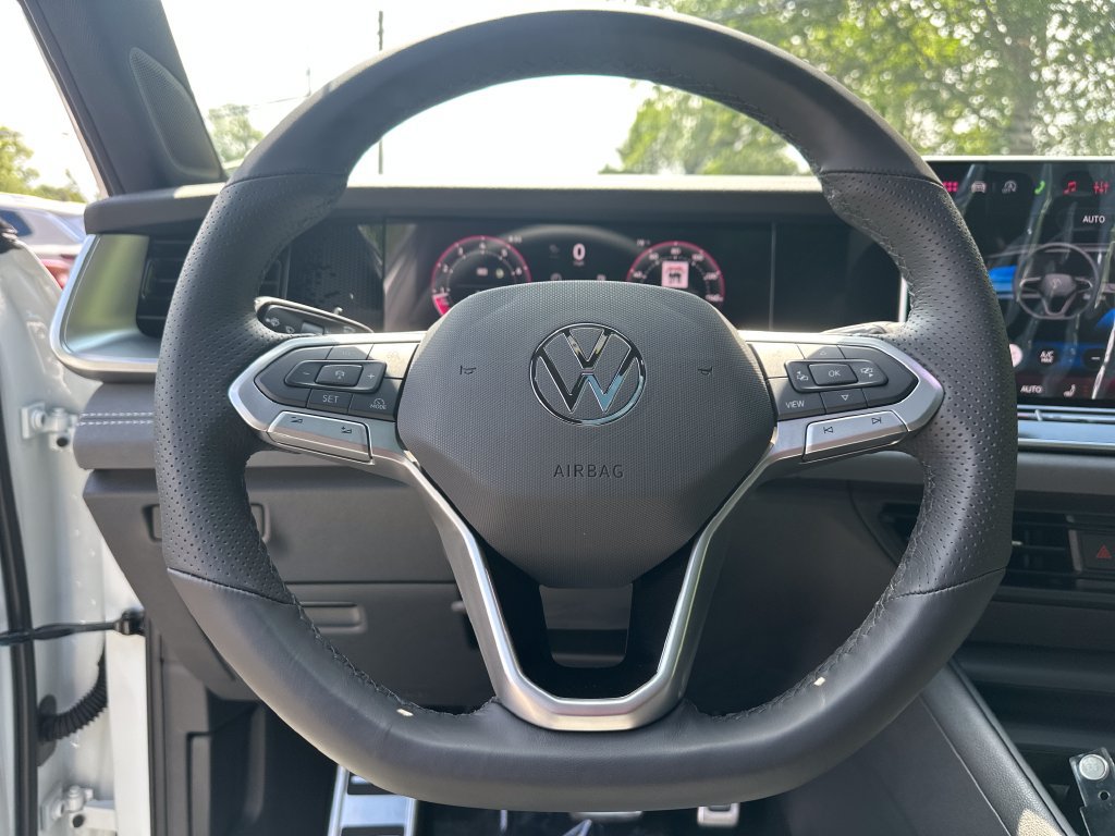 New 2026 Volkswagen Tiguan SE R-Line AWD/4WD image 11