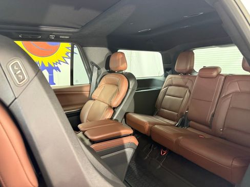 New 2026 Lincoln Navigator Reserve AWD/4WD image 18