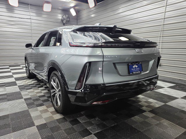 Used 2024 Cadillac Lyriq Luxury AWD/4WD image 8